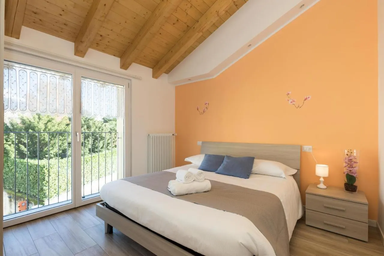 Residenze Lariane Apartment Colico
