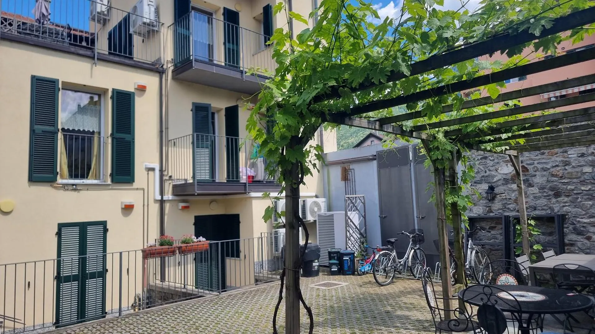 Residenze Lariane Apartment Colico