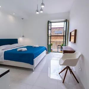 https://kapitano-apartments.taorminaitalyhotels.com