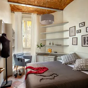 https://moroni-house.it-romehotels.com