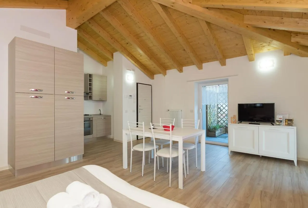 Residenze Lariane Apartamento Colico 0*,